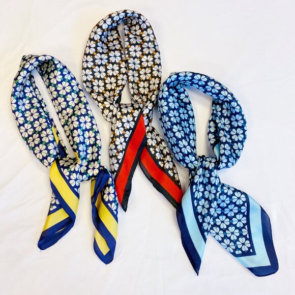 Four Petal Clover Scarf - Yellow - Picture 3 of 10